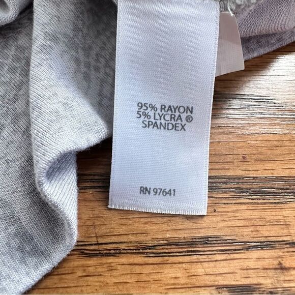 J. Jill Wearever Collection Snake Reptile Print Top Gray Rayon Spandex Size M - Picture 7 of 7